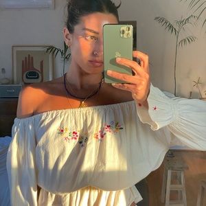 Vintage 70s off the shoulder top